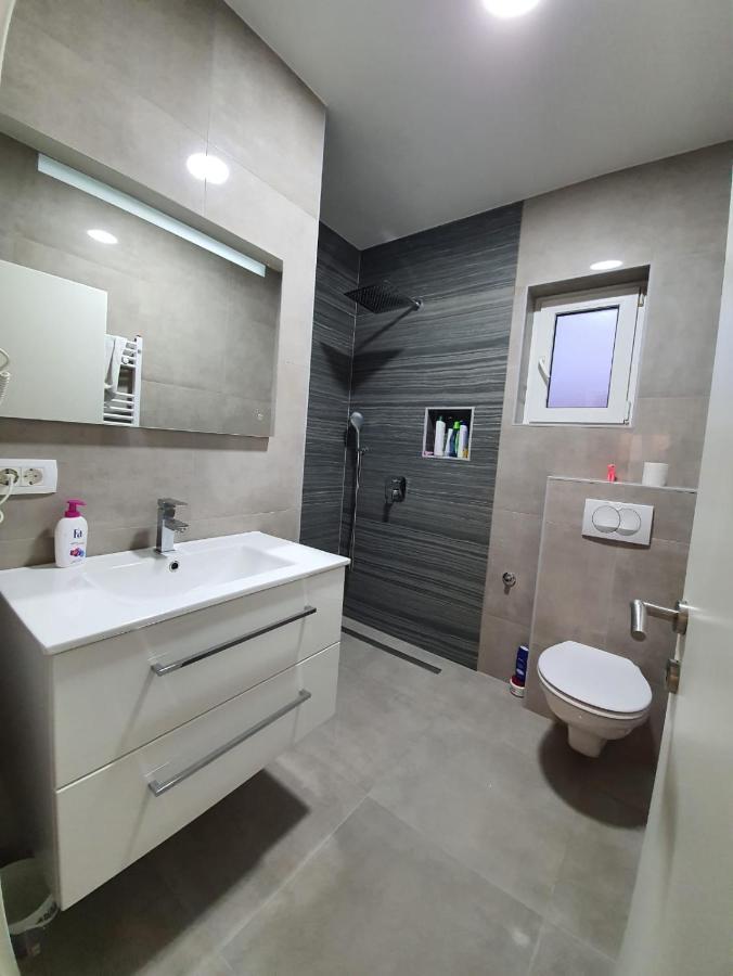 Apartman Bitunjac Gornji Karin Exterior photo